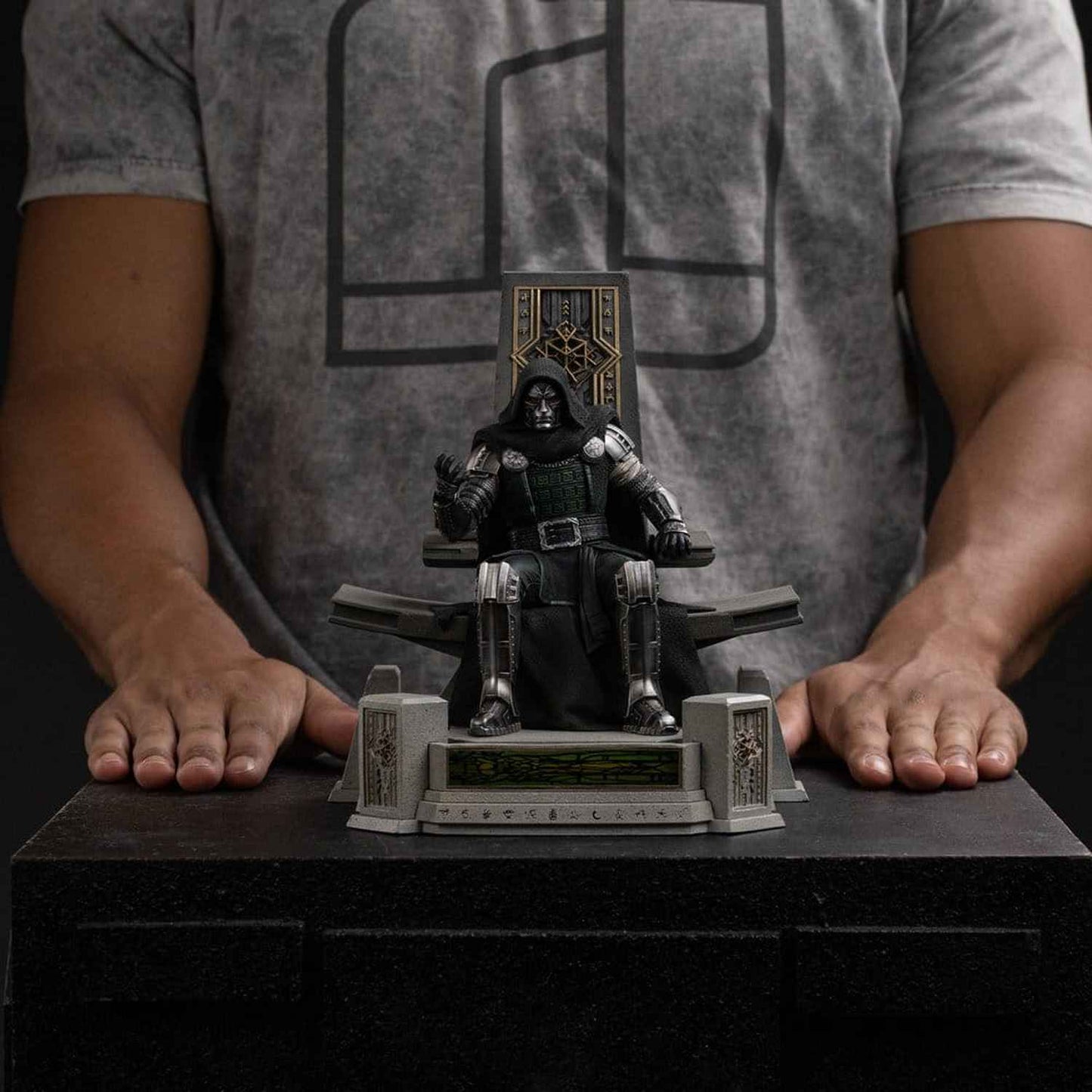 Iron Studios Marvel: Avengers Doomsday - Doctor Doom auf Thron Art Scale 1/10 - Statue