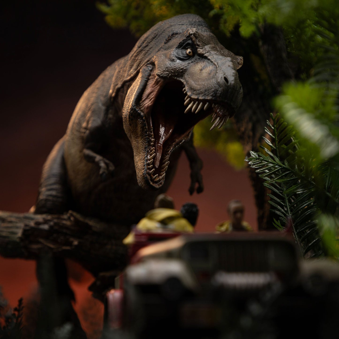 Iron Studios Jurassic Park – T-Rex Chase Demi Art Scale 1/20 – Statue