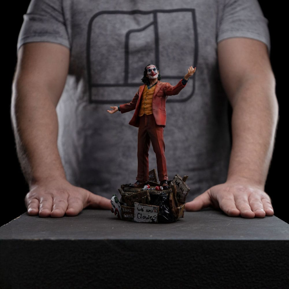 Iron Studios DC: Batman - Joker (Arthur Fleck) Art Scale Deluxe 1/10 - Statue