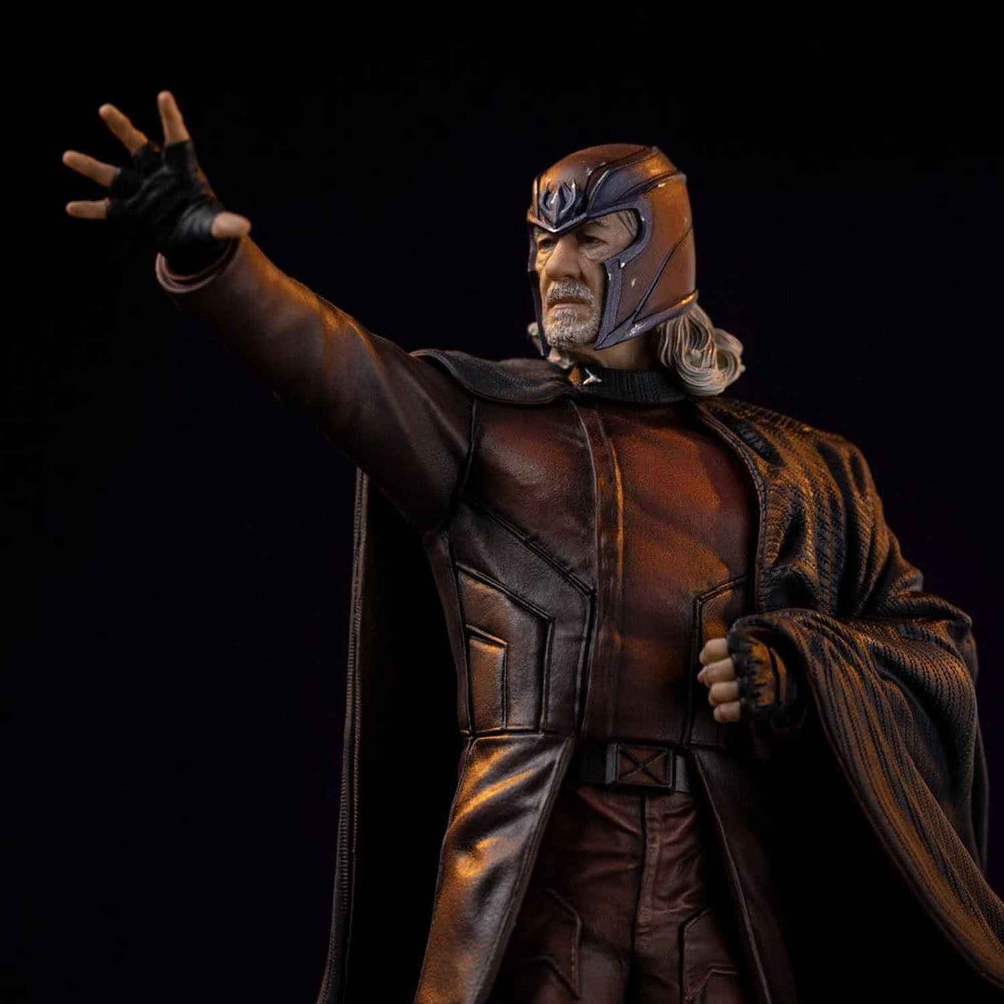 Iron Studios Marvel: Avengers Doomsday - Magneto Art Scale 1/10 - Statue