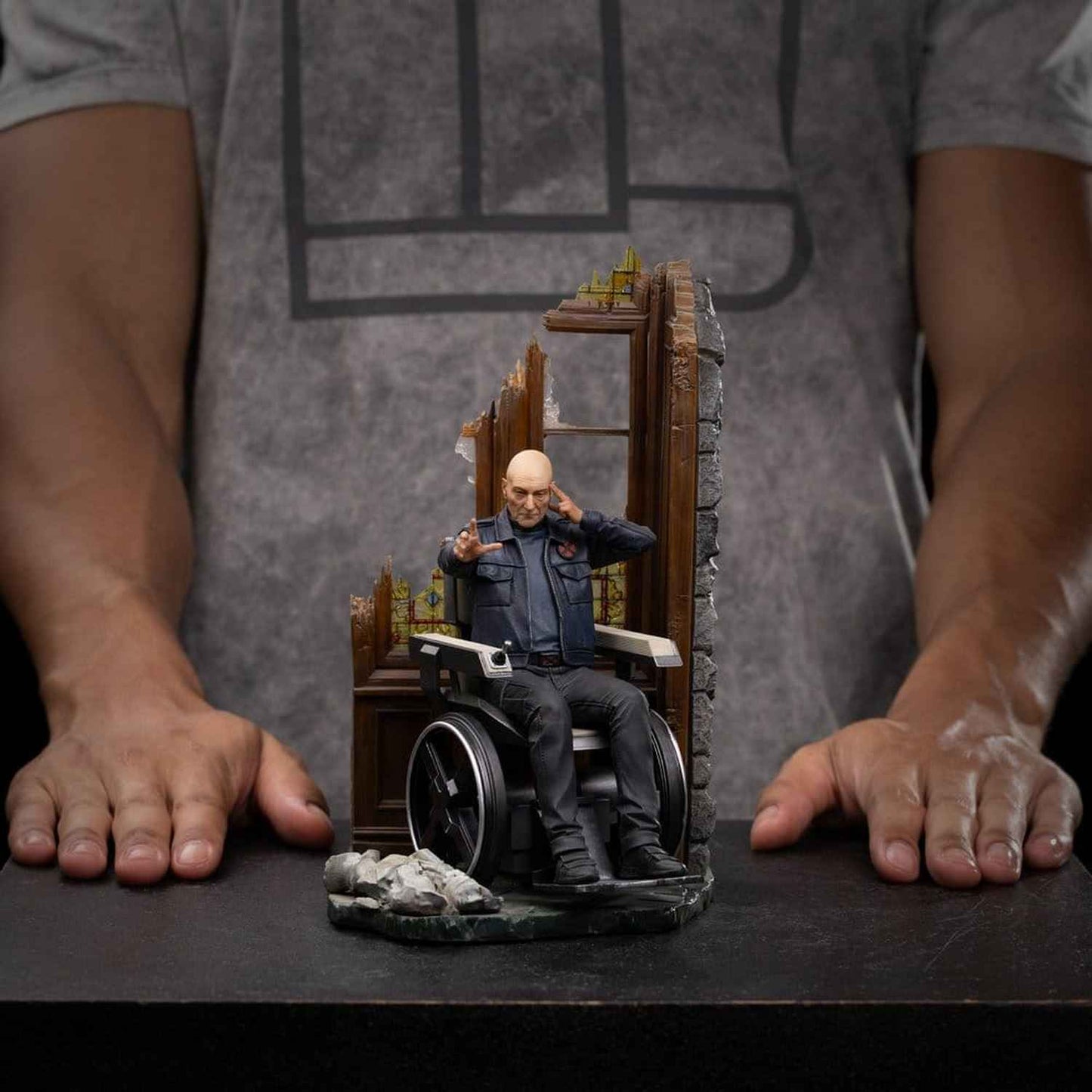 Iron Studios Marvel: Avengers Doomsday - Professor Xavier Art Scale 1/10 - Statue