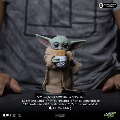 Iron Studios Star Wars: The Mandalorian & Grogu - Grogu (Food Cart Snack) Statue