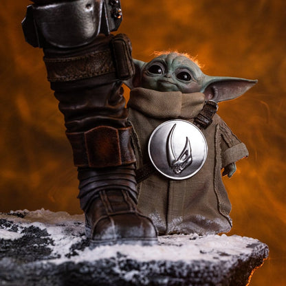 Iron Studios StarWars: The Mandalorian & Grogu - The Mandalorian und Grogu Legacy Replica 1/4 - Statue